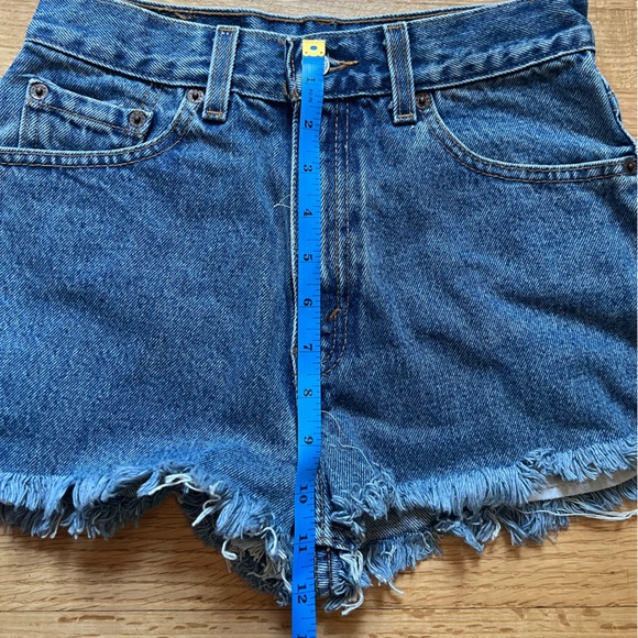 Vintage Levi’s Shorts - Picture 8 of 8